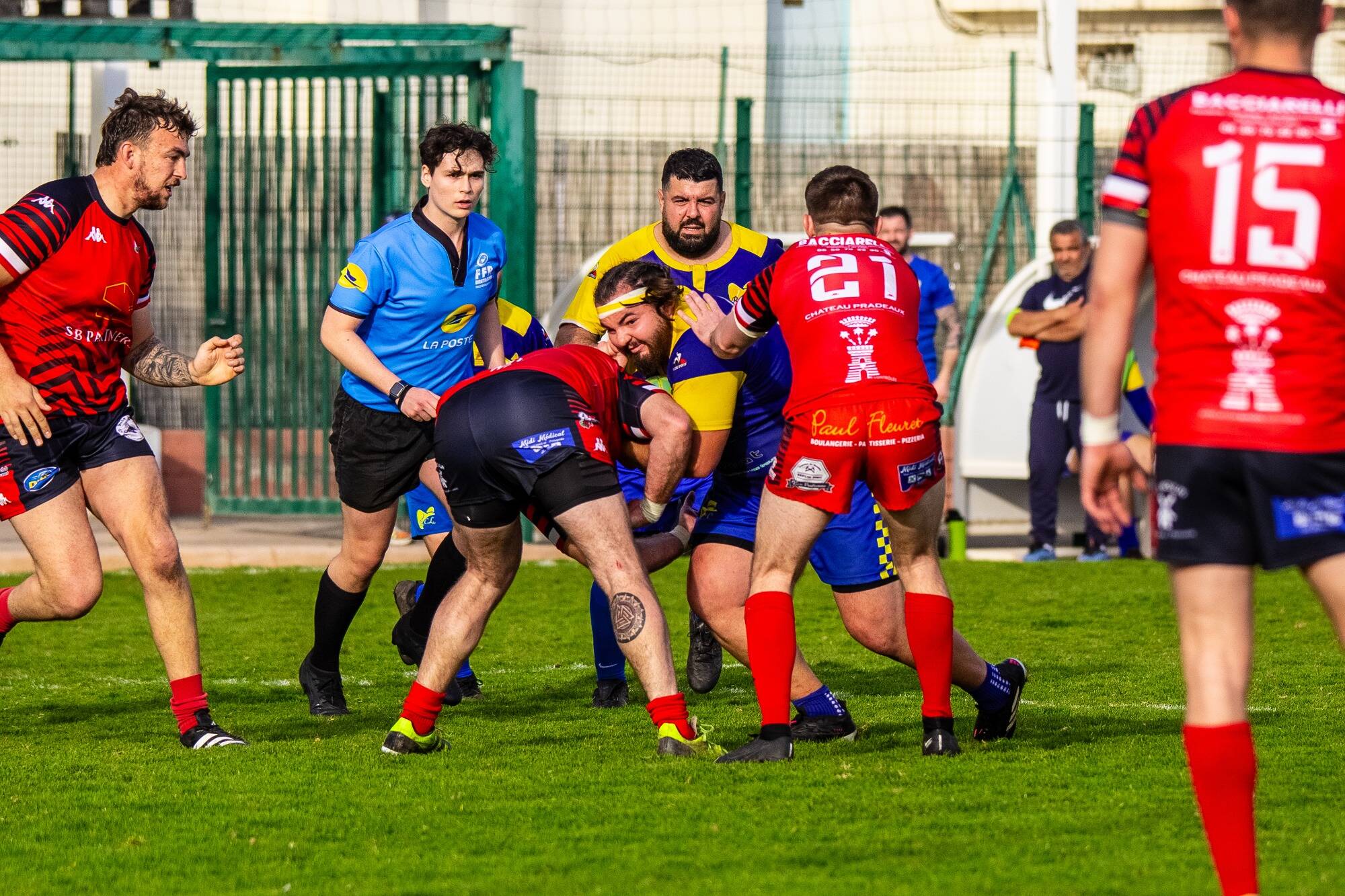 , « Son geste est impardonnable »: un arbitre de rugby agressé en plein match à Toulon par un joueur