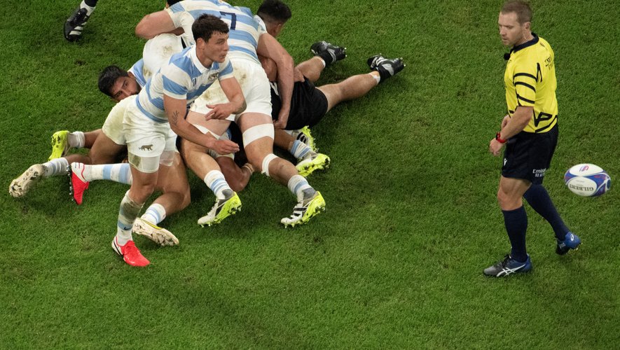 , France-Angleterre aux 6 Nations : « Je n’ai pas été très satisfait de l’arbitrage… » Hué, ciblé, l’arbitre avait souffert au Stade de France