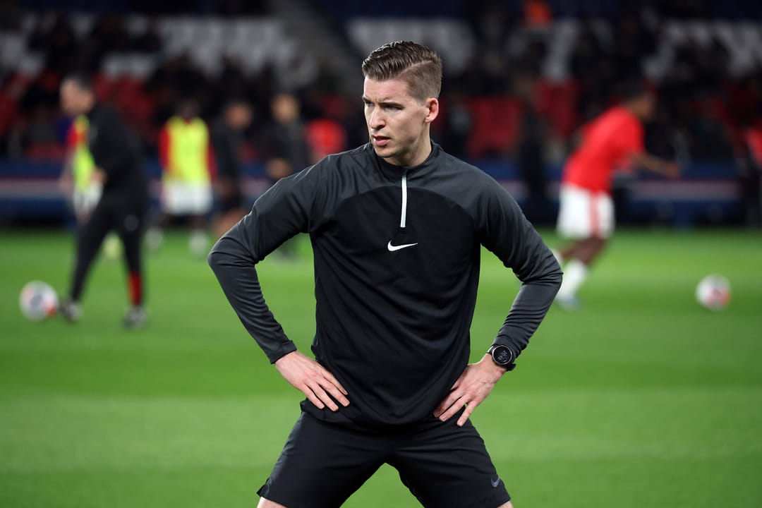 , « Il est le numéro 1 des arbitres français » et pourtant il est conspué pour ces erreurs