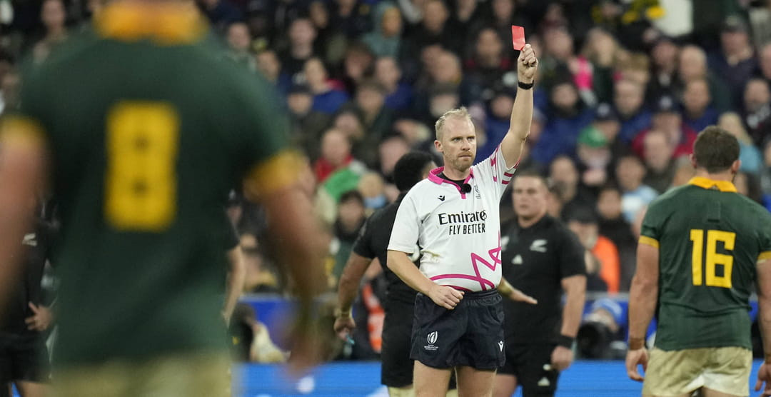 , Il insulte un arbitre sur internet en pleine coupe du monde, l’amende est historique