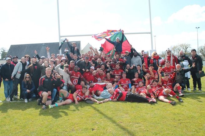 , Le Rugby Club Auxerrois arrache le maintien en Fédérale 2 au bout du suspense à Plouzané