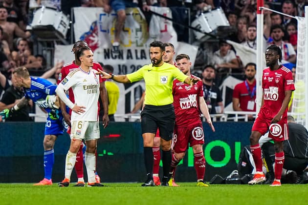, Ligue 1: la sonorisation des arbitres va arriver « dès la saison prochaine », confirme Diallo