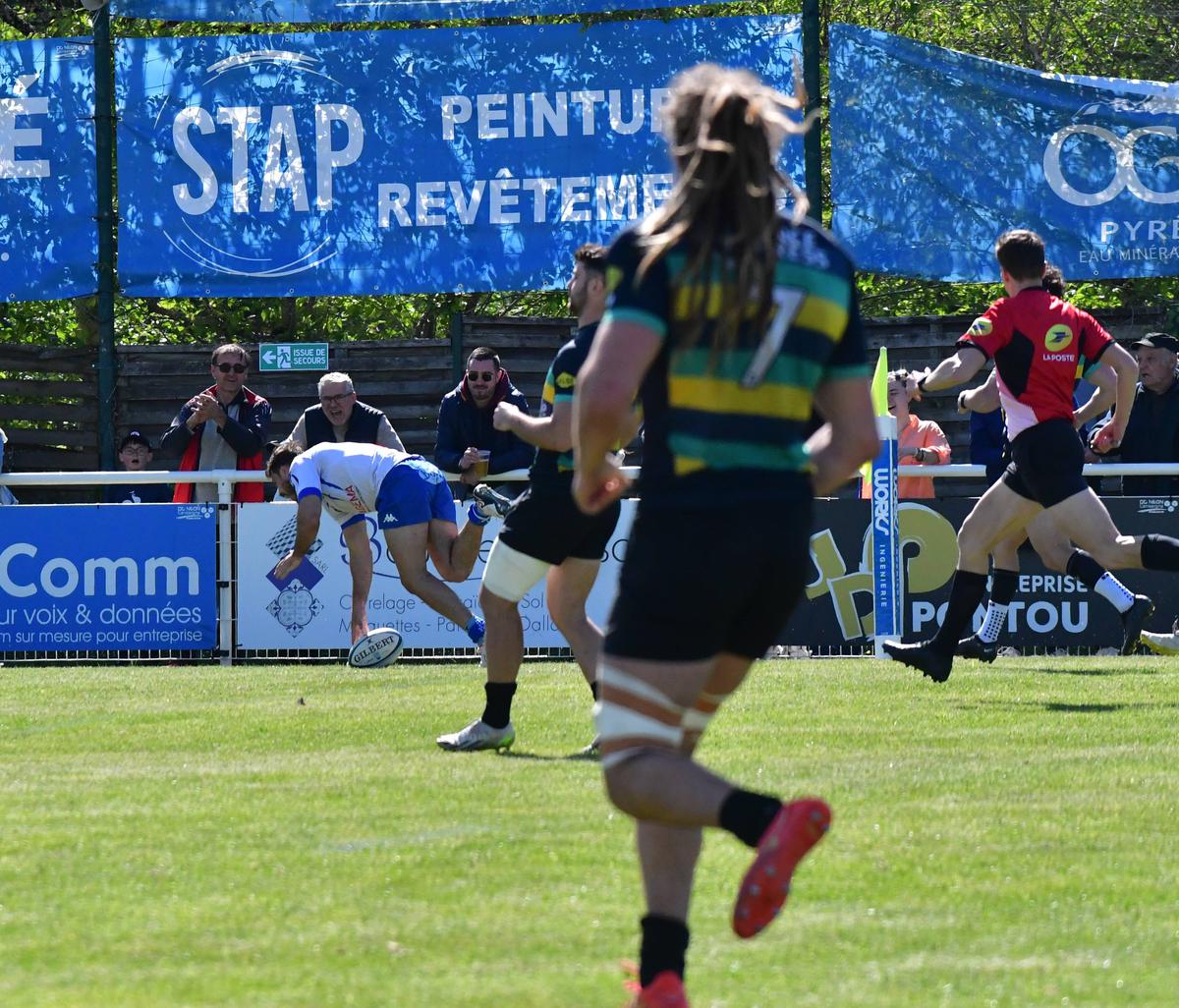 Triplé pour l’ailier Arthur Duhau.