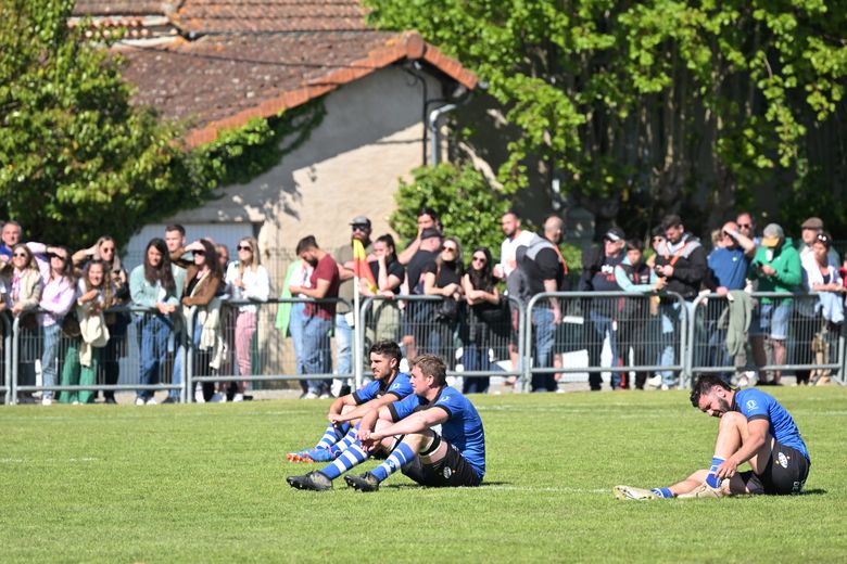 Une d&eacute;faite difficile &agrave; encaisser pour les joueurs de Mirande &agrave; l&rsquo;issue du match.