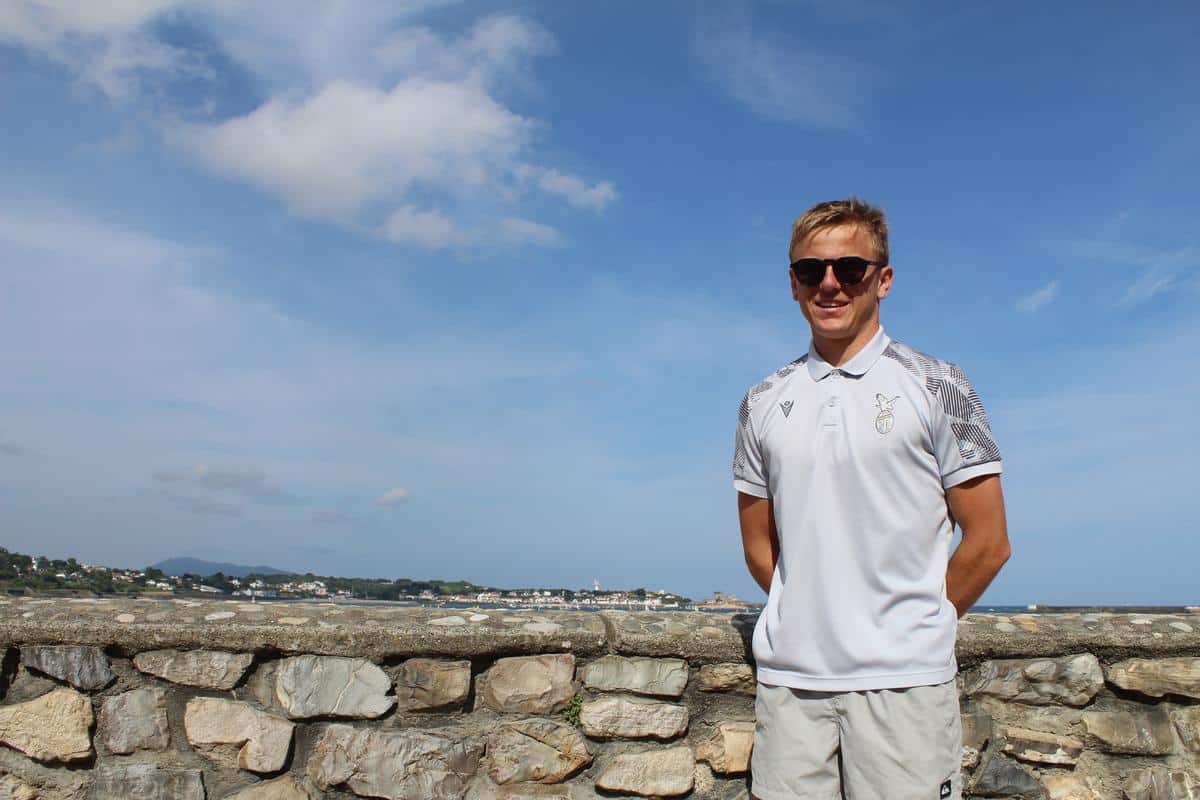 Arnaud Arruti a commencé le rugby au Saint-Jean-de-Luz Olympique, il y est toujours licencié.