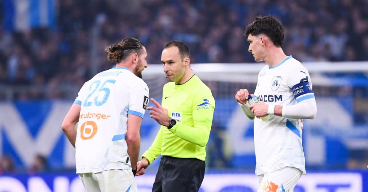 , L1 : Les arbitres vont porter plainte contre Longoria pour diffamation