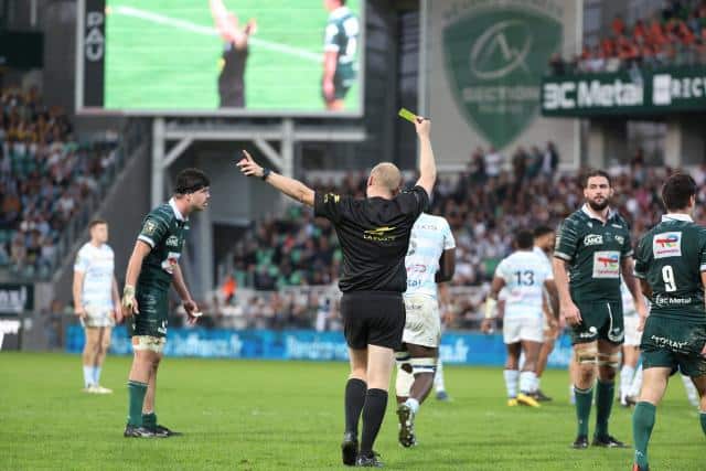 , Comme au rugby, le football peut-il équiper ses arbitres d’un micro pour se faire comprendre