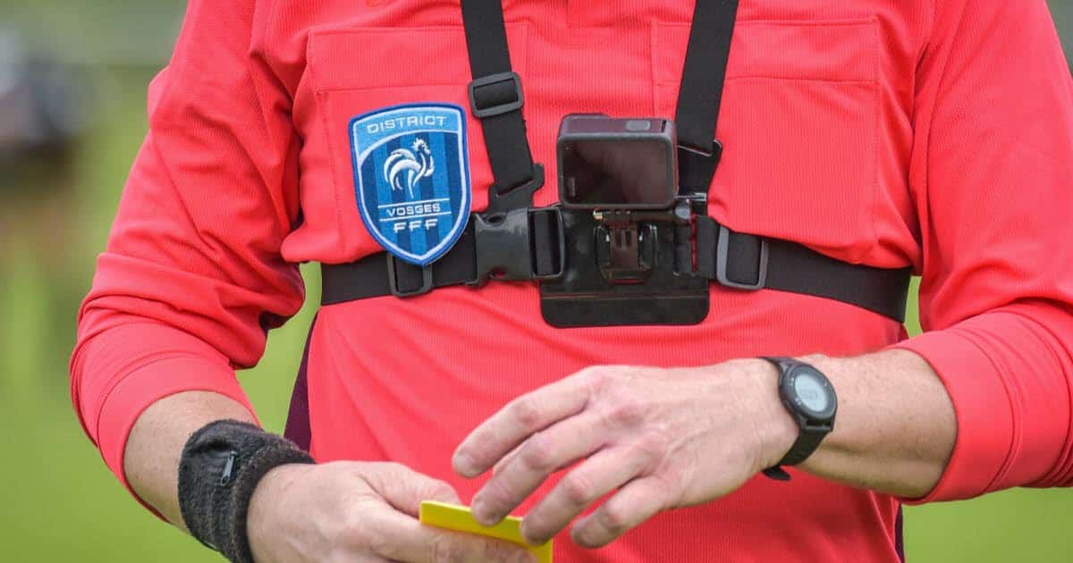 , Football Violences contre les arbitres : que se passe-t-il quand l’exemple ne vient pas d’en haut