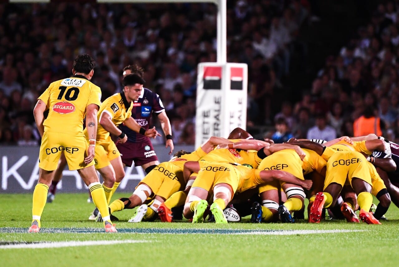 , « J’ai du mal à comprendre » : la vigilance des arbitres sur les introductions en mêlée a surpris