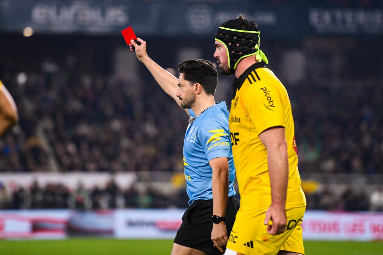 , Arbitrage : Les entraîneurs sont « perdus » sur les cartons et l’incompréhension monte