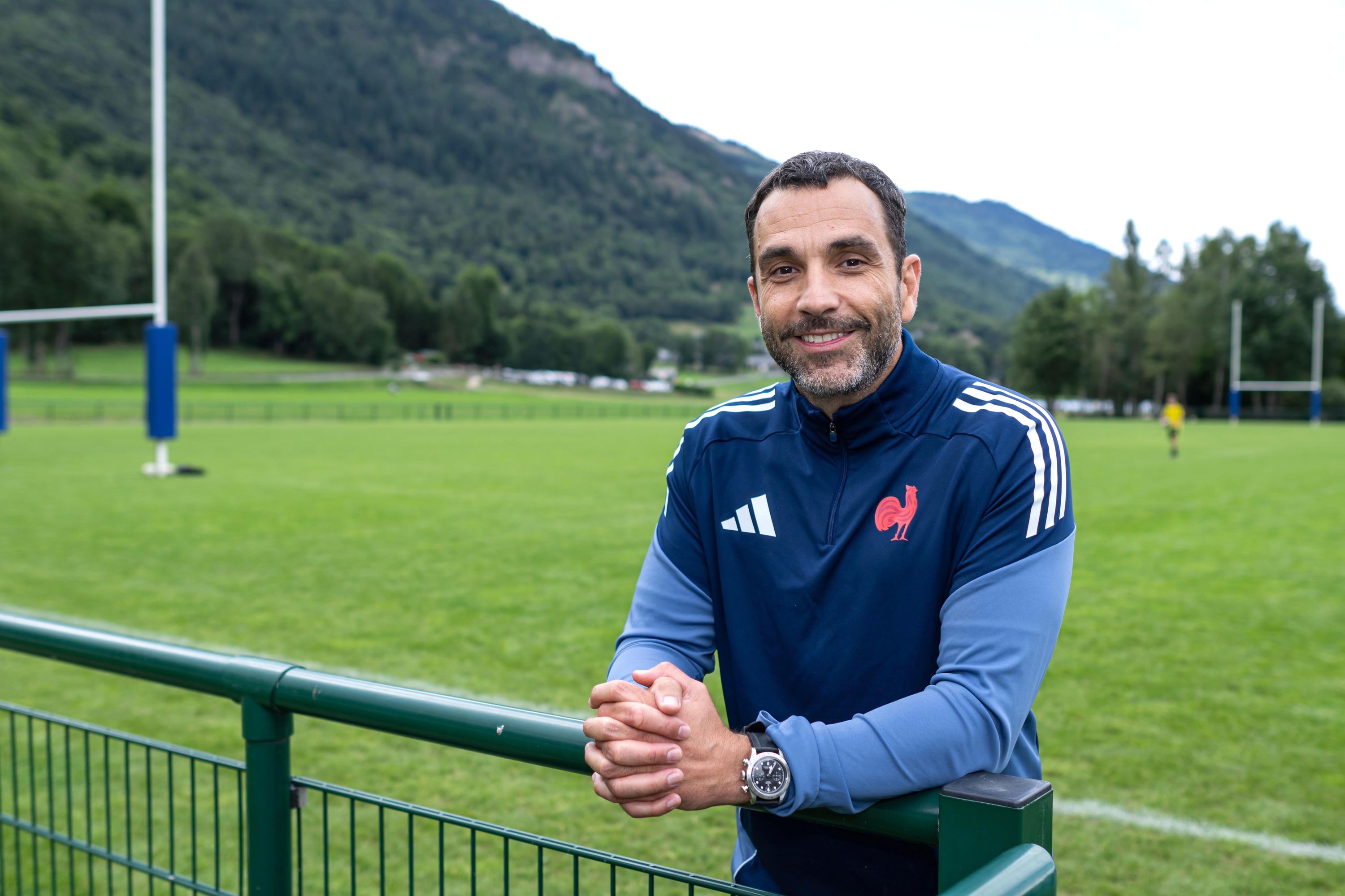 , Rugby : l’ex-arbitre Mathieu Raynal défend le modèle français