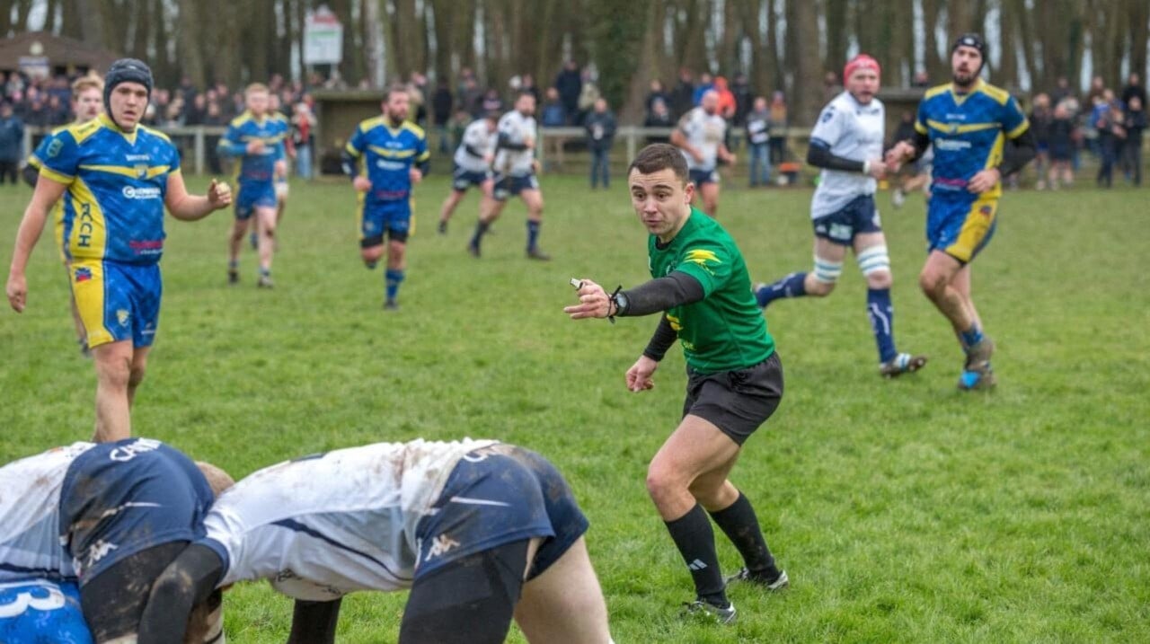 , Rugby. Originaire du Cotentin, il fait partie de l’équipe arbitrale de France – Angleterre